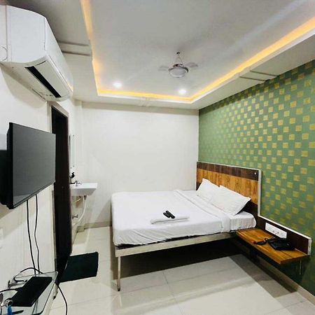 Oyo 88521 Hotel Swagstay Индор Екстериор снимка